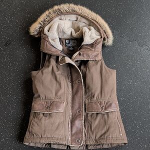 Kuhl Brown Hooded Vest with Faux Fur hood trim and goose down insulation